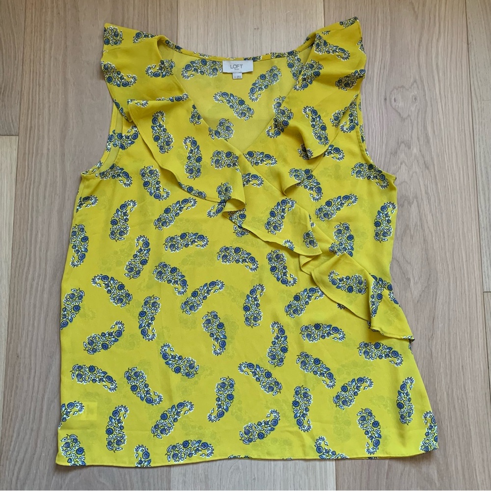 Loft Outlet Sleeveless Top in Yellow with Blue and White Flowers Size M